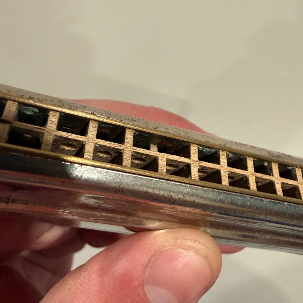 Vintage M Hohner Echo Harmonica Made in Germany Wood Comb Tremolo G Key - Picture 6 of 6